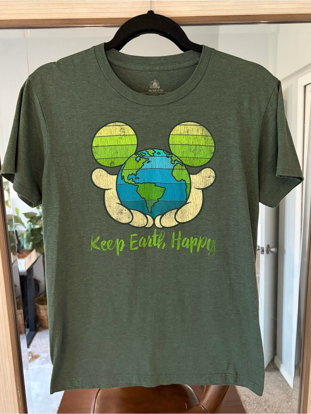 Disney Earth Day Shirt Keep Earth Happy Green Shirt Men’s Small Cotton Blend